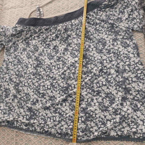 Women's short-sleeve blouse like new, size 2XL, white and gray