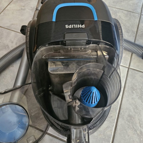 Philips PowerPro Compact FC9331/09 vacuum cleaner used, 750w