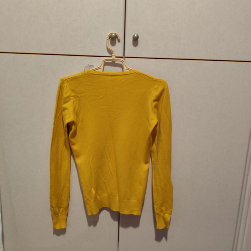Celestino yellow sweater new, size small