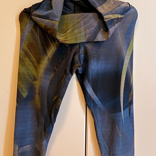 Gym leggings like new, blue green shades, size M