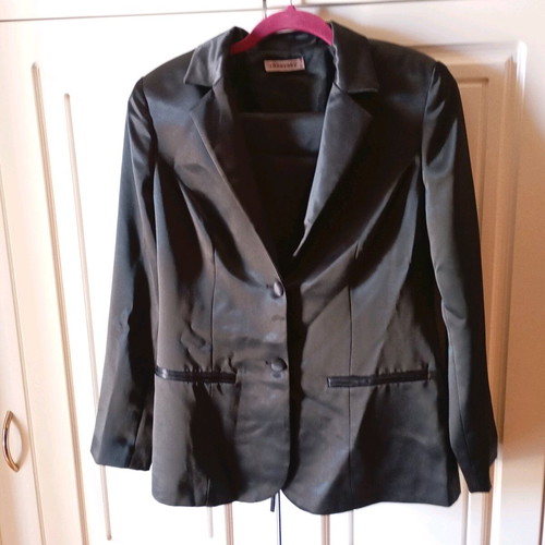 RAXEVSKY satin suit like new
