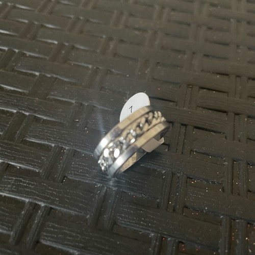 Rings size 7 like new, silver, adjustable