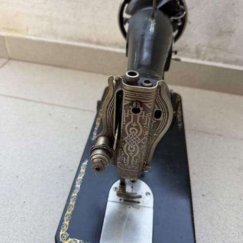 Singer sewing machine 1933