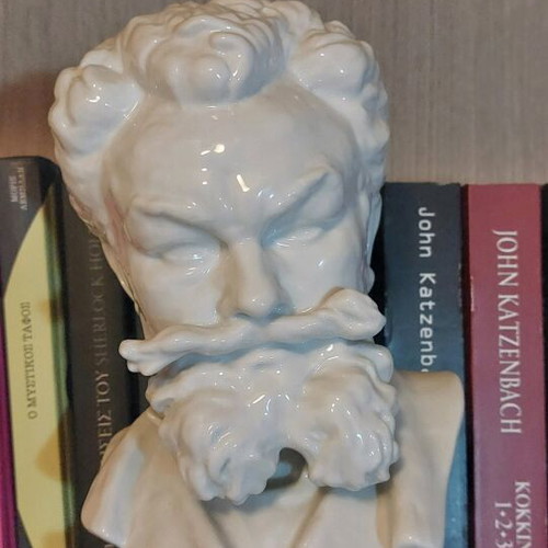 Munkacsy porcelain bust figure like new