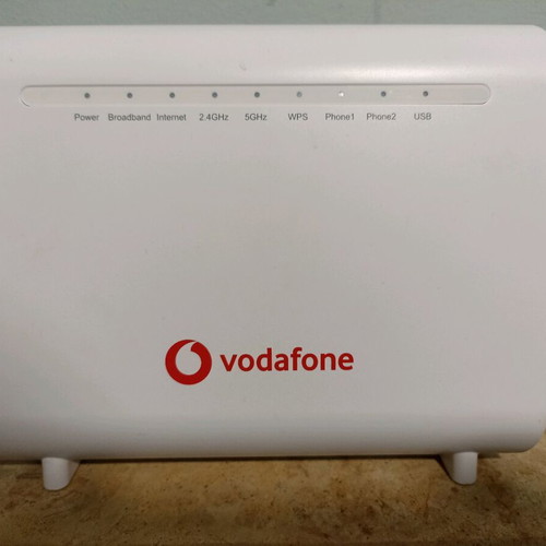 Vodafone ZTE ZXHN H268Q router like new with cables