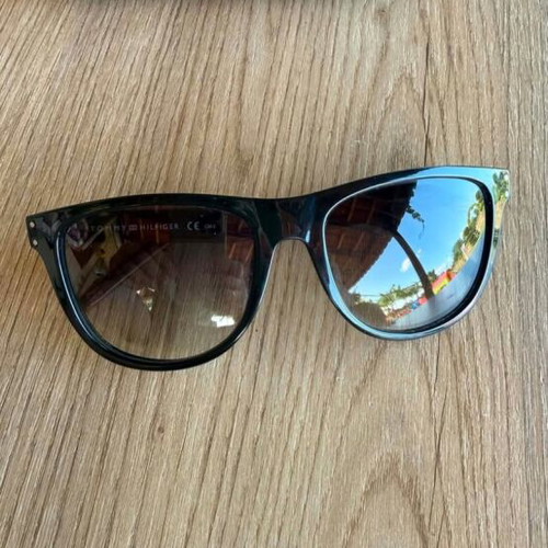 Tommy Hilfiger men's sunglasses like new, black and brown