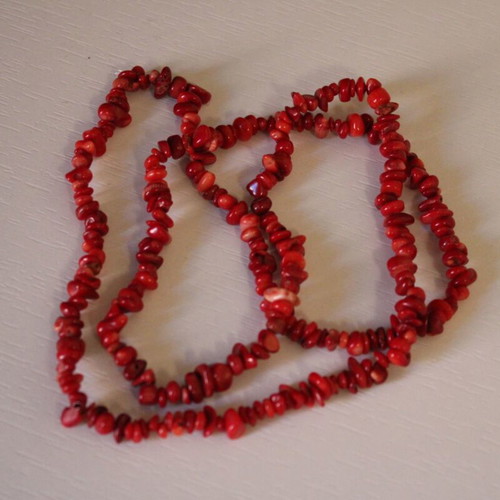 Necklace with red stones new