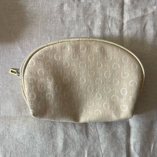 Guess toiletry bag like new, beige