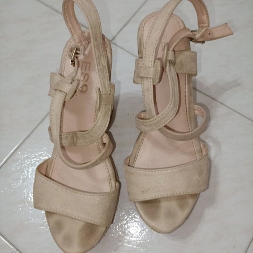 Beige platform sandals used size 38 with cork sole