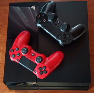 Playstation 4 (PS4)