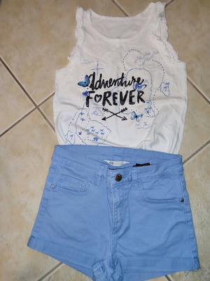 H&M t-shirt and serge shorts size 10 like new, glitter detail
