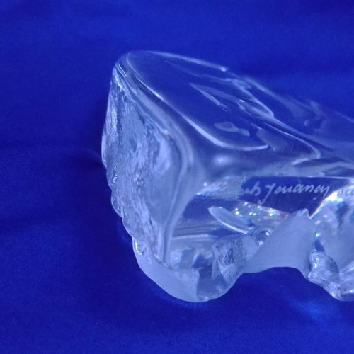 Maleras paperweight by Mats Jonasson full lead crystal like new