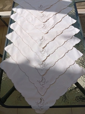 Cotton napkins with cutwork design, pack of 6, like new, beige