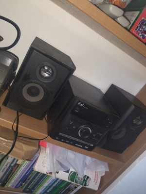 CD Player FU σαν καινούργιο με θύρα για κασέτες και ραδιόφωνο