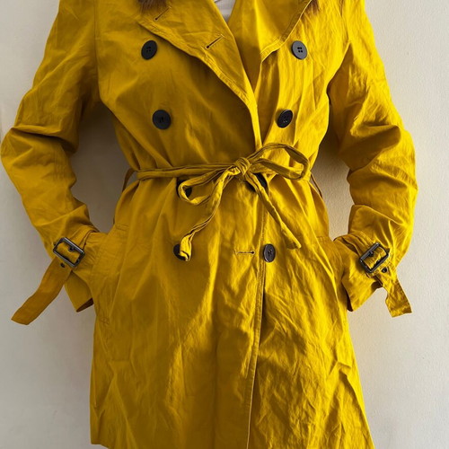 Kenneth Cole trench coat used, yellow, size M