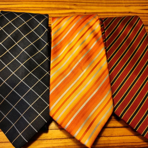 Ties like new, pack of 3 with beautiful patterns