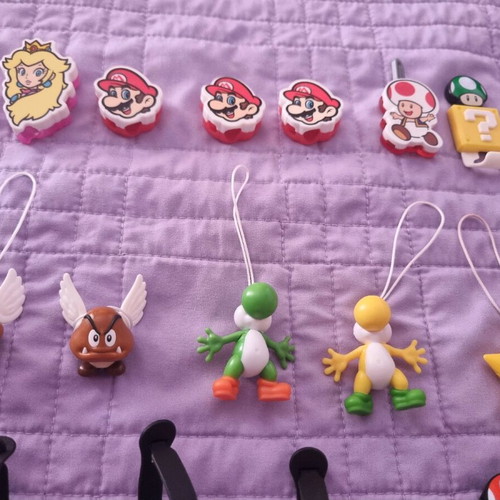 Super Mario Nintendo figures like new, pack of 25 pieces