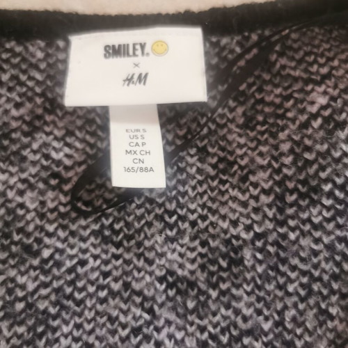 H&M Smiley Cropped Cardigan Size S Used, Black and Purple