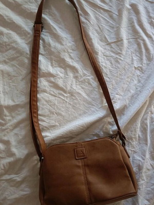 Vintage δερμάτινο τσαντάκι messenger καφέ, σαν καινούργιο