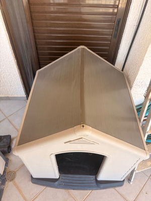 Dog House Large Plastic like new
