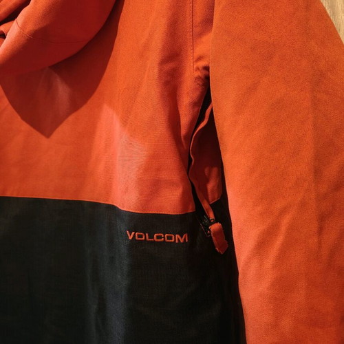 Volcom kids ski jacket used, waterproof, size medium