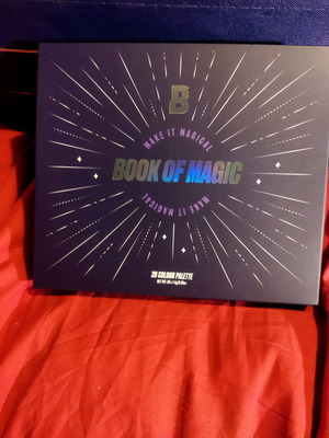 Book of Magic palette by Beauty Bay, new, 20 colours