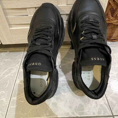 Guess men's sneakers black like new, size 41