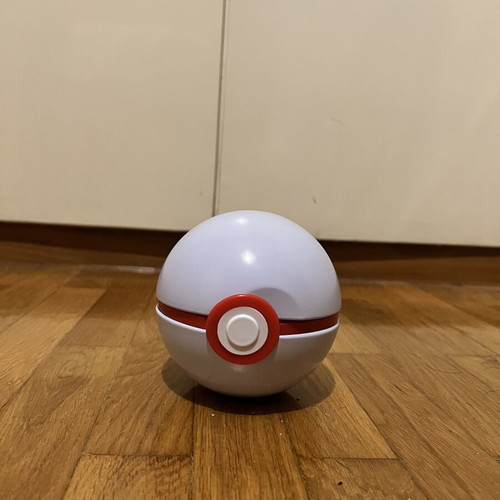 Pokeball Pokémon set of two like new