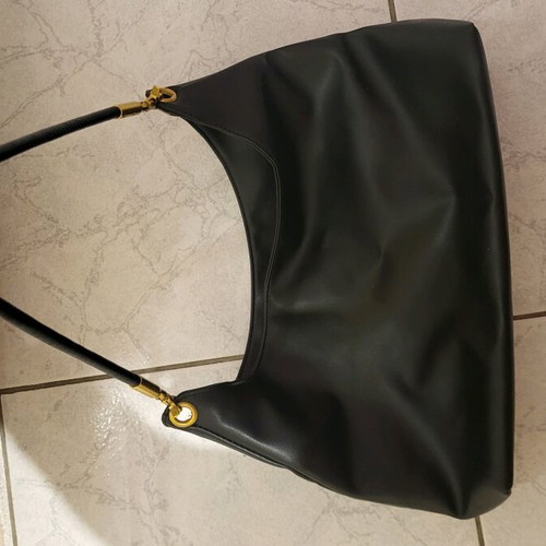 Black women's shoulder bag in leatherette like new