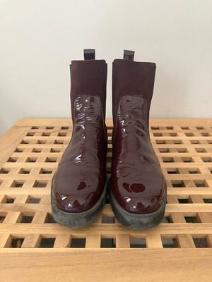 Arche ankle boots like new, patent leather and velvet, red size 38