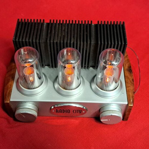 Radio City transistor radio AM/FM used, fully functional