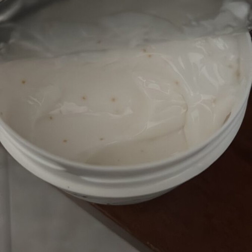 Body cream like new, minimal amount missing
