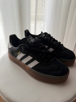 Παπούτσια Adidas Sampa γυναικεία καινούργια, μέγεθος 36, μαύρα