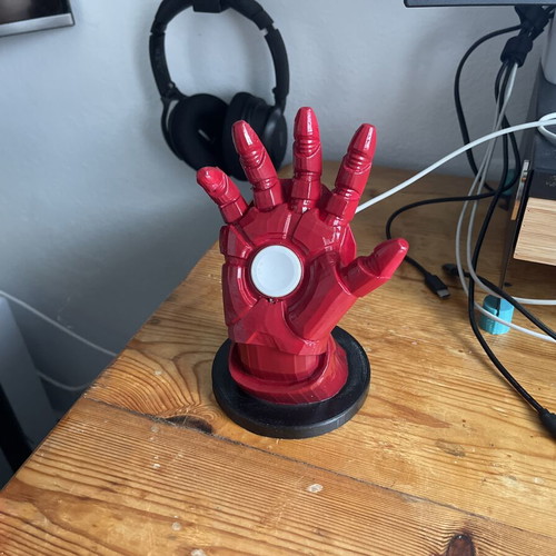 Βάση φορτιστή Iron Man για iWatch καινούργια