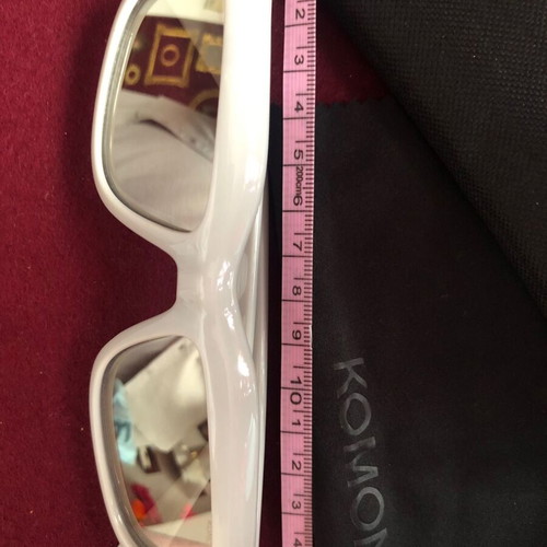 Komono Matt Unisex sunglasses like new with light gray frame