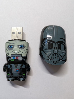 Darth Vader Star Wars Unmasked Mimobot 4GB used