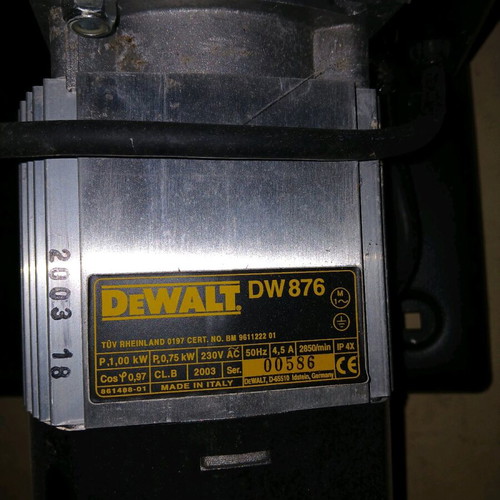 Dewalt DW876 bandsaw like new with 1000W power and 200mm blade