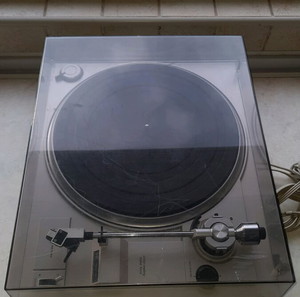 πικάπ PHILIPS type F7111/00