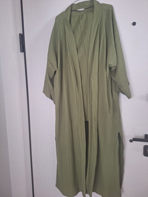 Honey set XL with long kimono, like new, green