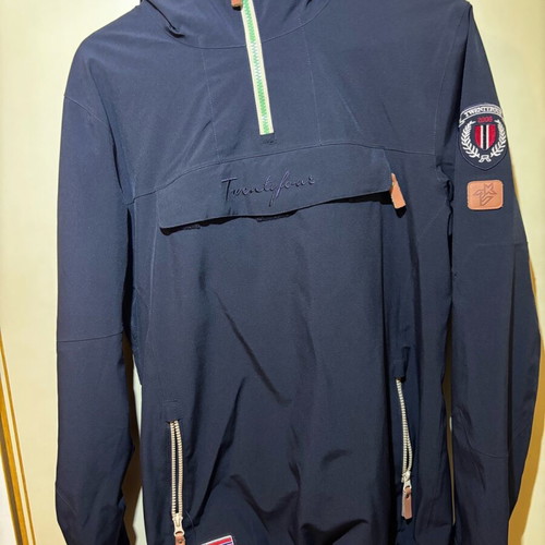 Twenty 29 windbreaker jacket blue like new, size M for men and women