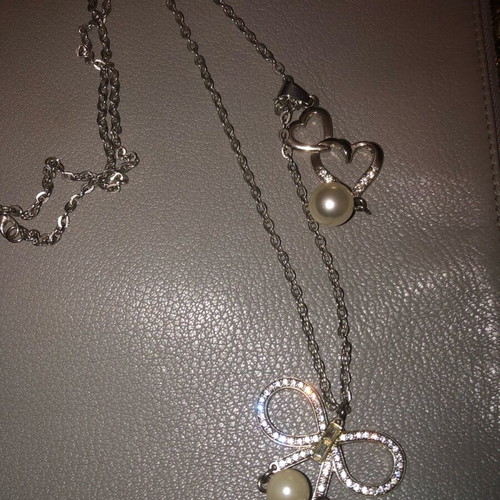 Long silver chain with 2 pendants, pearls and rhinestones, new
