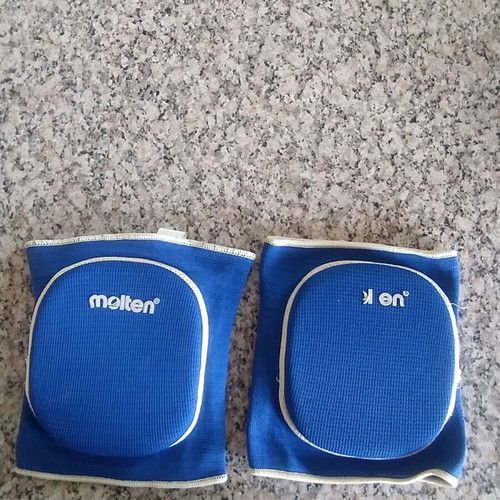 Molten knee pads used
