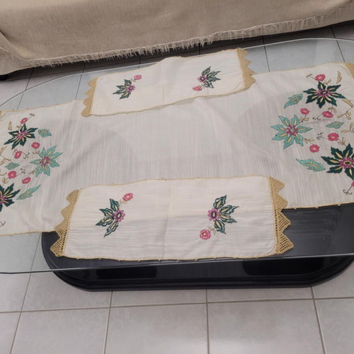 Handmade set of 3 pieces like new