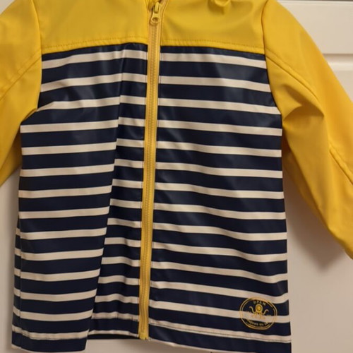 Waterproof jacket 18 months like new