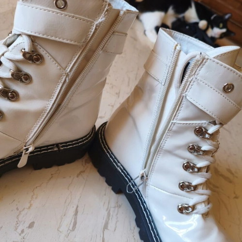 White ankle boots used, size 39, patent leather with zipper repair