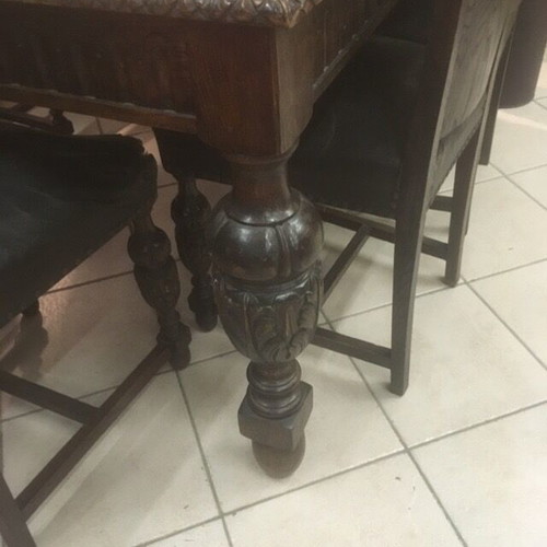 Renaissance dining set used, 8 leather chairs, walnut wood