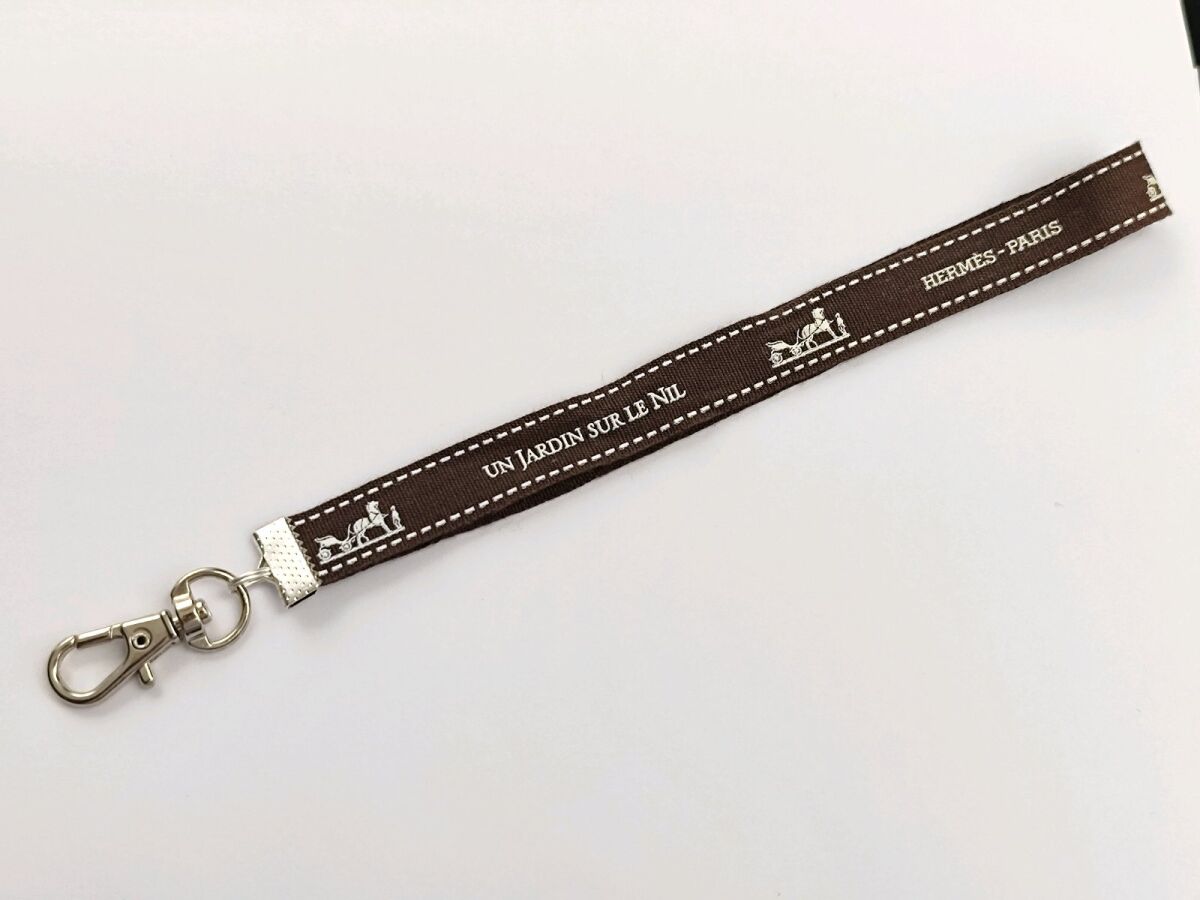 Hermes Keychain used made from ribbon - € 6,00 - Vendora.cy