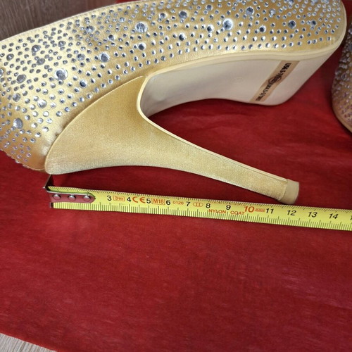 Peep toe satin gold heels with rhinestones and platform size 37 like new