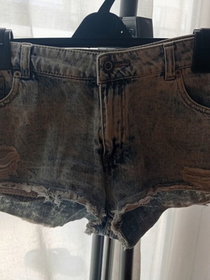 Pull & Bear grey mid-rise shorts, size L