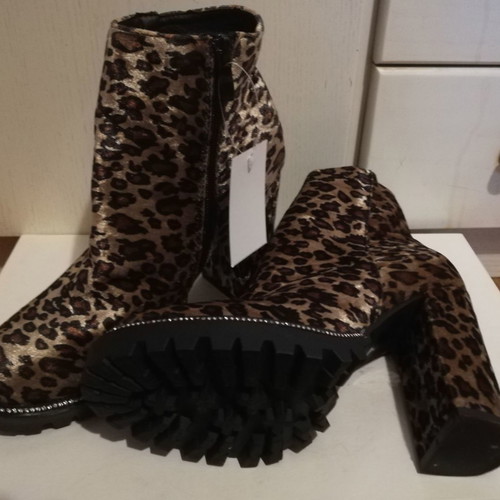 Leopard ankle boots new, size 38, with thick high heel